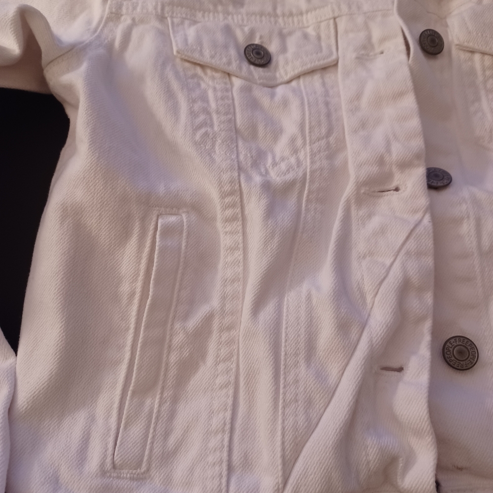 Free people White Denim Jean Jacket XS Metal Buttons Short - Picture 2 of 8